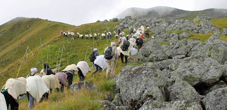 Api Nampa Base Camp Trek (KK)